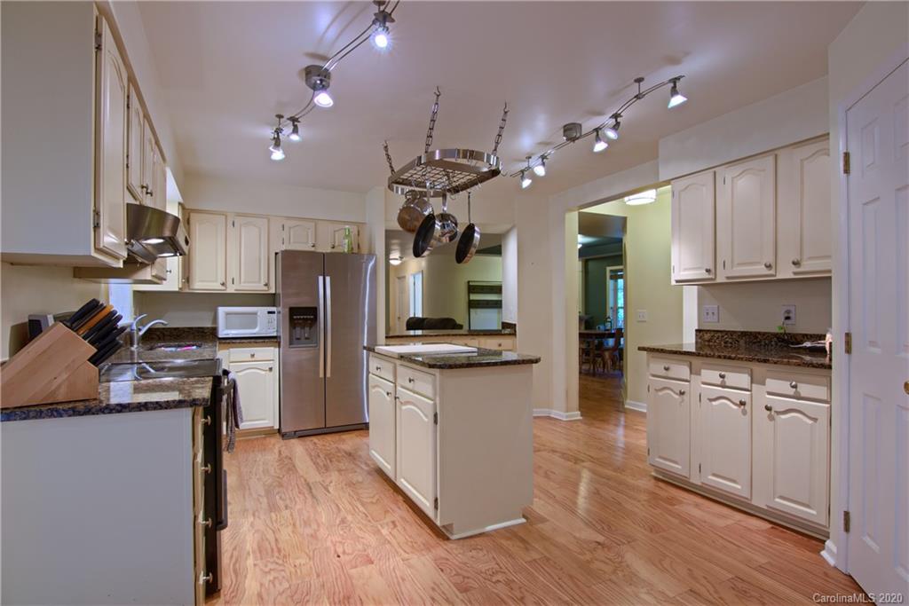 2 Country Road Hendersonville, NC 28791 - Photo 14 of 29 Gallery Image 14