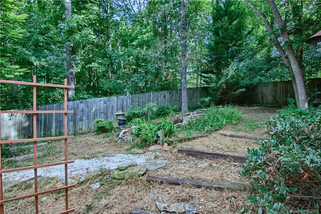 2 Country Road Hendersonville, NC 28791 - Photo 22 of 29 Gallery Image 22