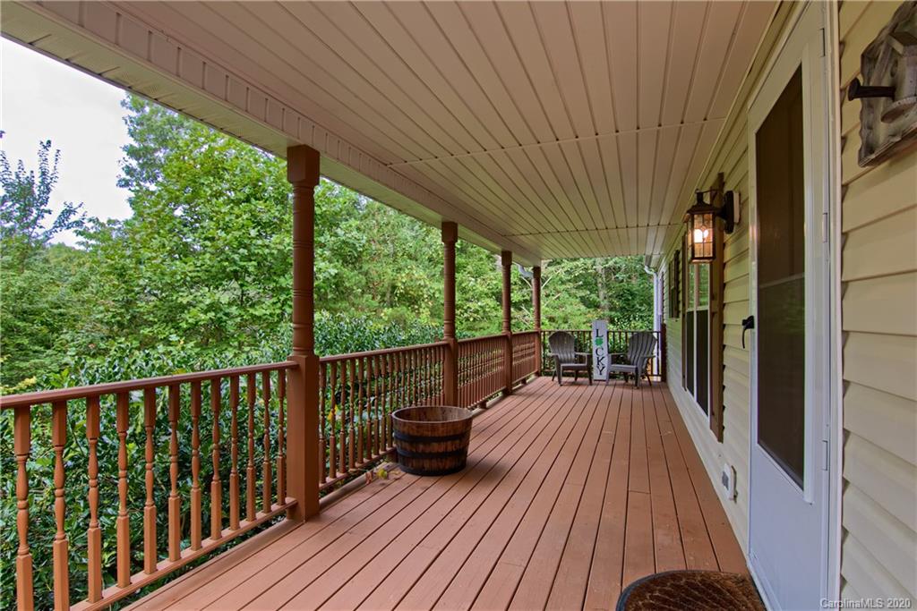 2 Country Road Hendersonville, NC 28791 - Photo 4 of 29 Gallery Image 4