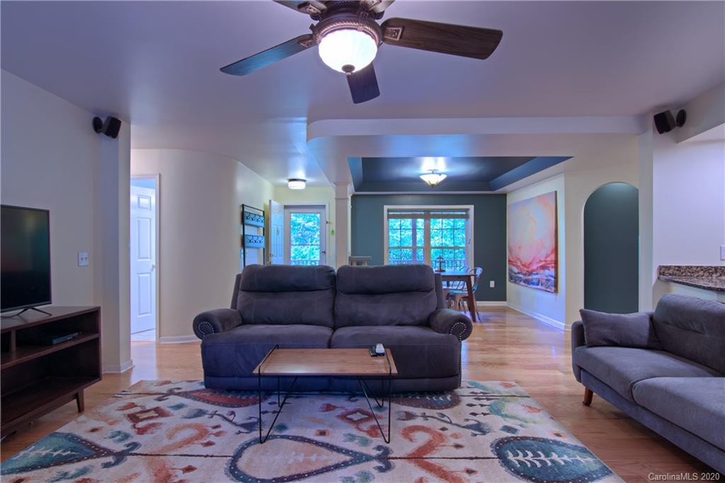 2 Country Road Hendersonville, NC 28791 - Photo 6 of 29 Gallery Image 6