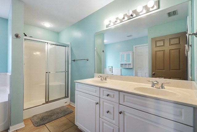 7150 Raintree Lane Gulf Shores, AL 36542 - Photo 11 of 15 Master Bath