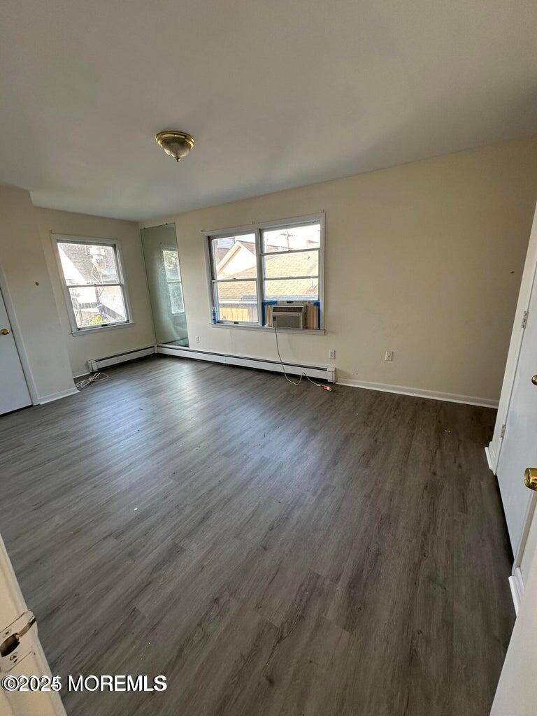 14 3rd Street Keyport, NJ 07735 - Photo 10 of 22 2nd Fl. LR