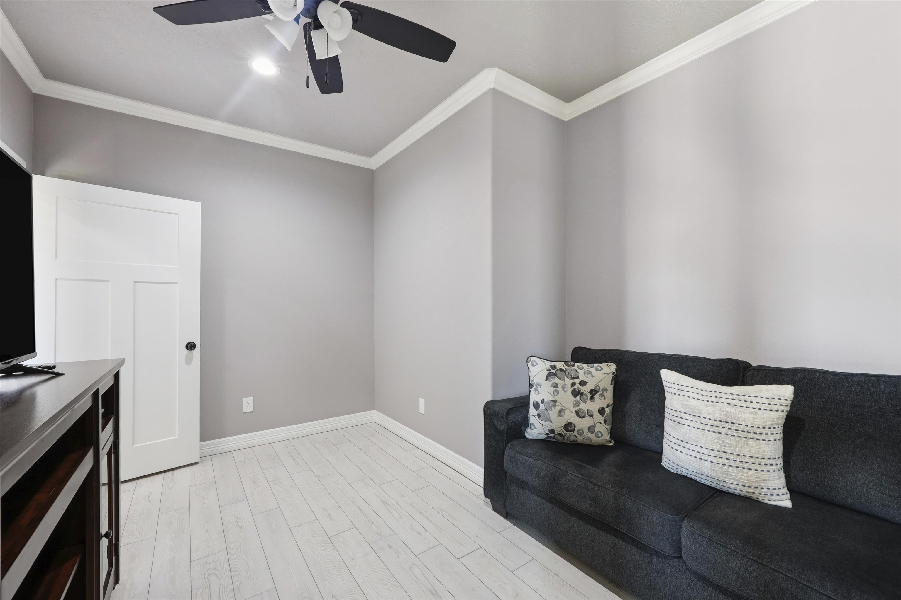 145 Moore Road Beaumont, TX 77713 - Photo 5 of 33