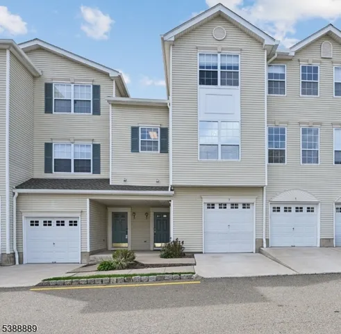 $3,200 | 7 Wildflower Lane, Morristown, NJ 07960