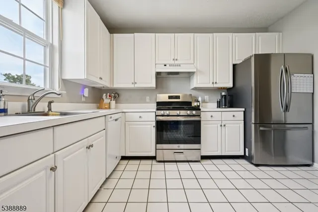 $3,200 | 7 Wildflower Lane, Morristown, NJ 07960