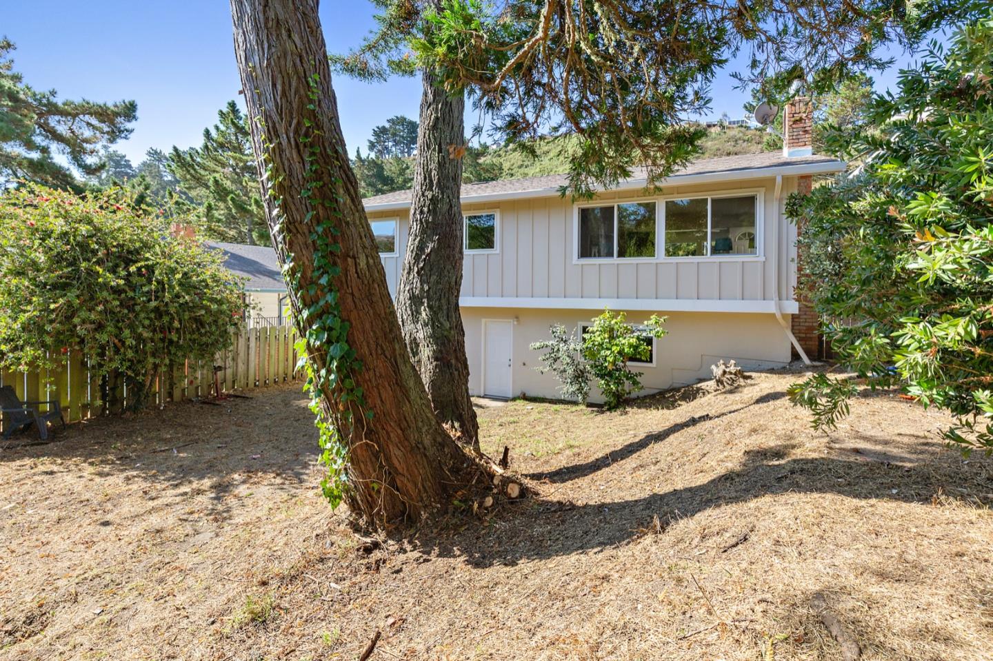 1528 Terra Nova Boulevard Pacifica, CA 94044 - Photo 31 of 32 a view of a house with a yard