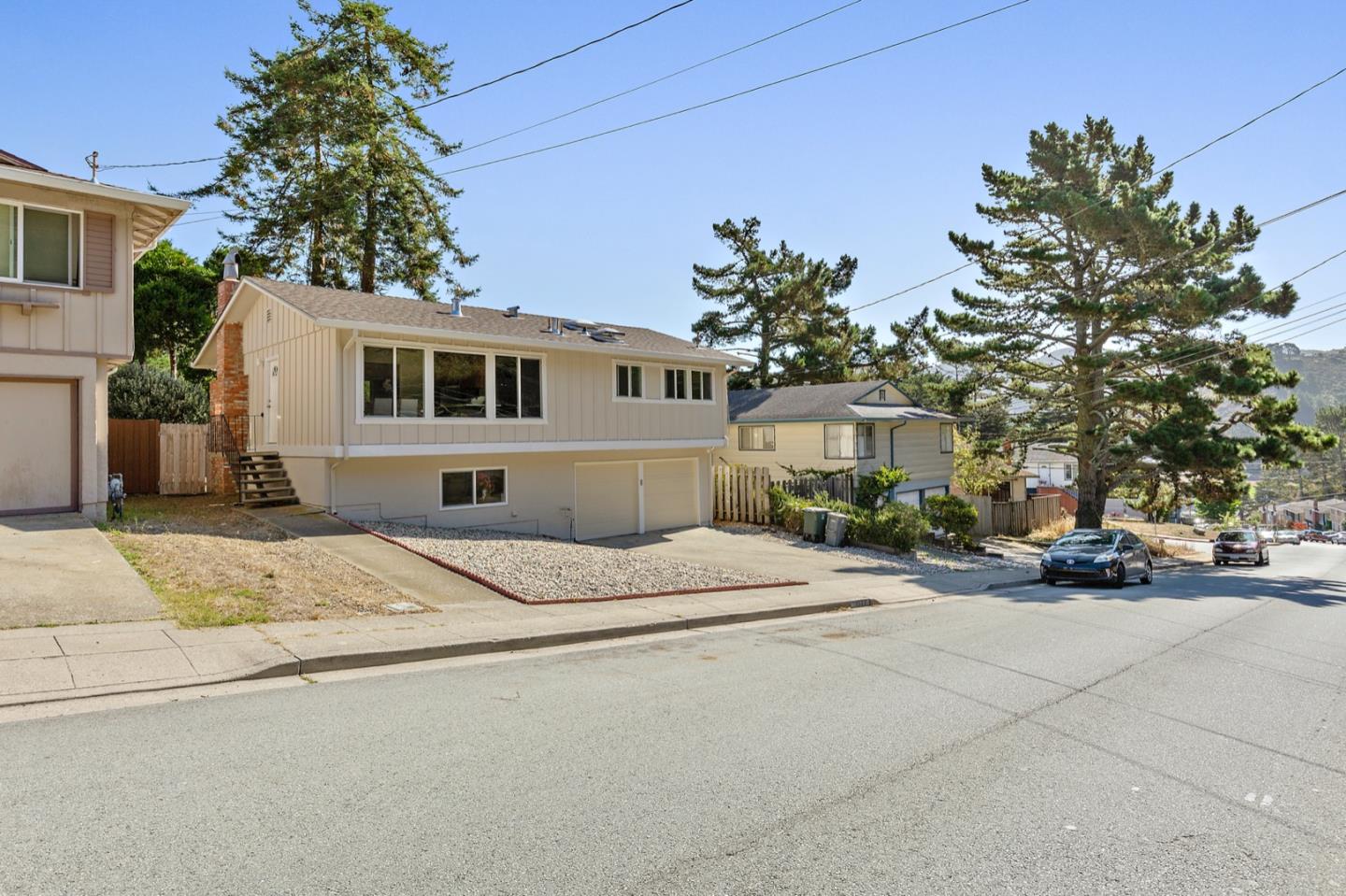 1528 Terra Nova Boulevard Pacifica, CA 94044 - Photo 4 of 32 a house view with a outdoor space