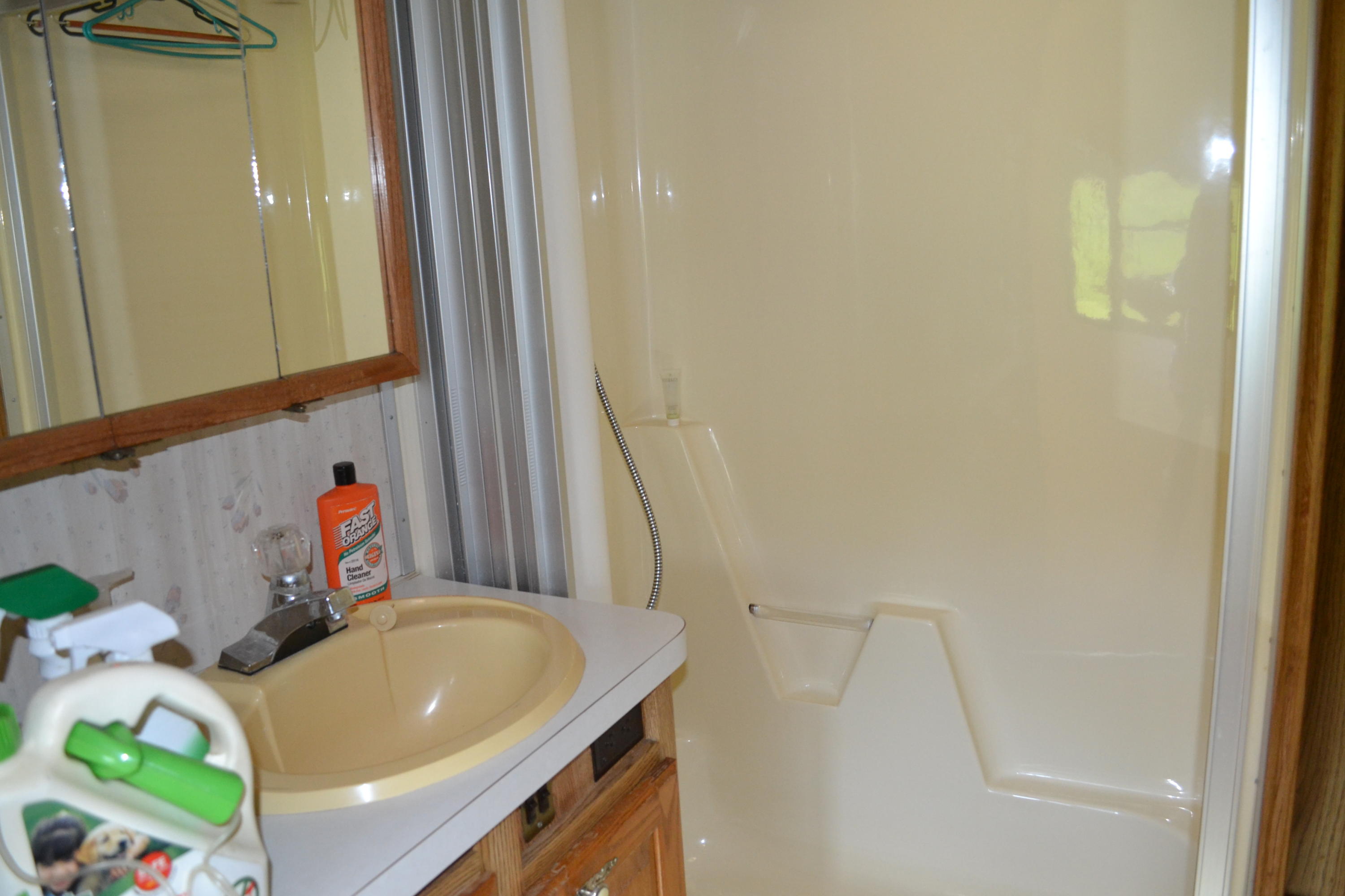 2752 Clint Lowe Road Crossville, TN 38572 - Photo 23 of 24 24 Inside RV