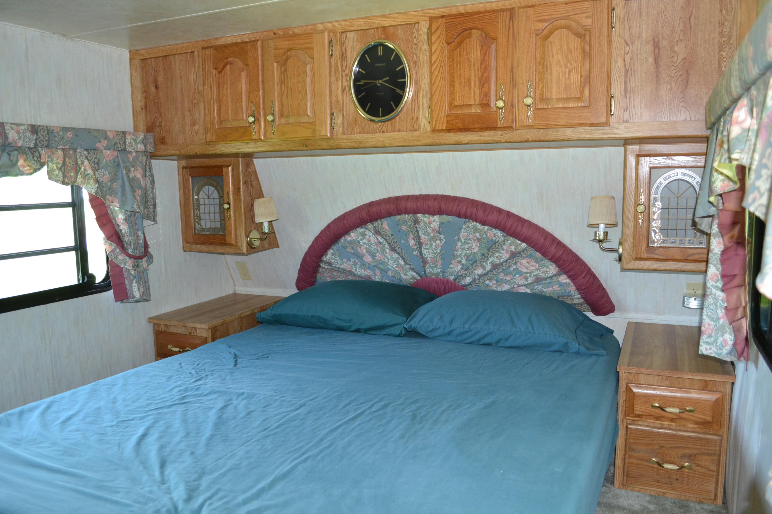 2752 Clint Lowe Road Crossville, TN 38572 - Photo 24 of 24 25 Inside RV