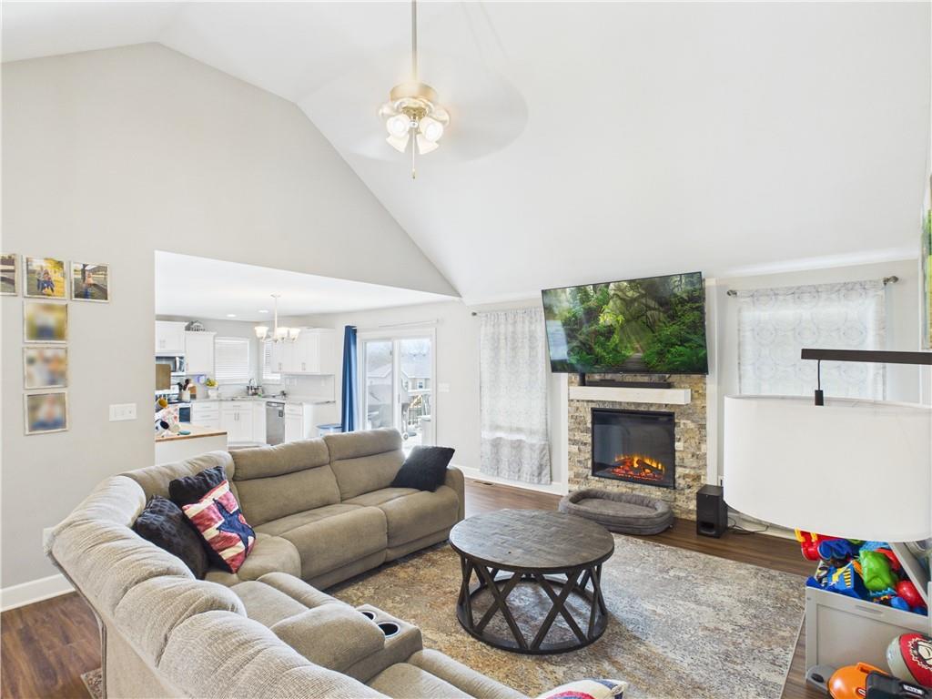 89 Southeast 451st Road Warrensburg, MO 64093 - Photo 2 of 30