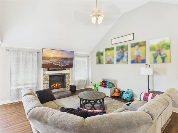 $390,000 | 89 Southeast 451st Road, Warrensburg, MO 64093