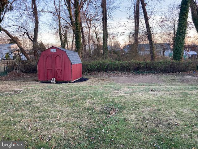 1902 Spencer Drive Croydon, PA 19021 - Photo 5 of 61 a view of backyard with large trees