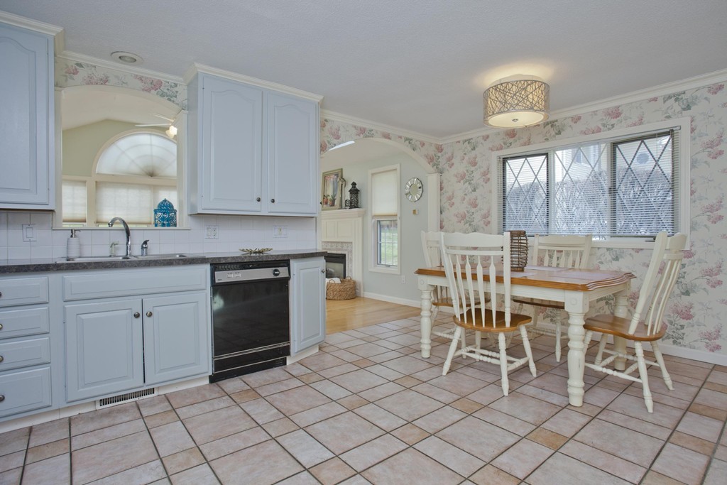 389 Gooseberry Road West Springfield, MA 01089 - Photo 12 of 30 Gallery Image 12