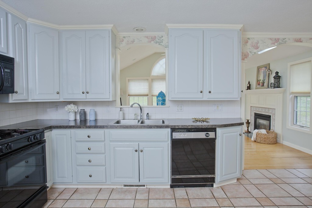 389 Gooseberry Road West Springfield, MA 01089 - Photo 13 of 30 Gallery Image 13
