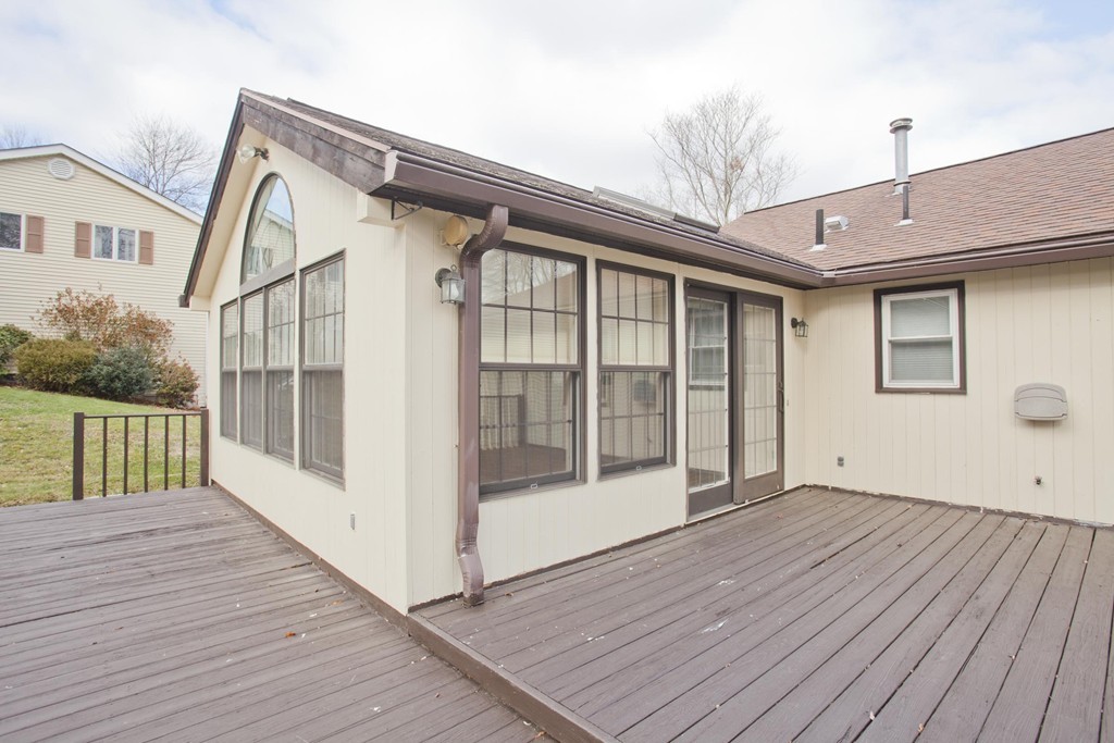 389 Gooseberry Road West Springfield, MA 01089 - Photo 3 of 30 Gallery Image 3