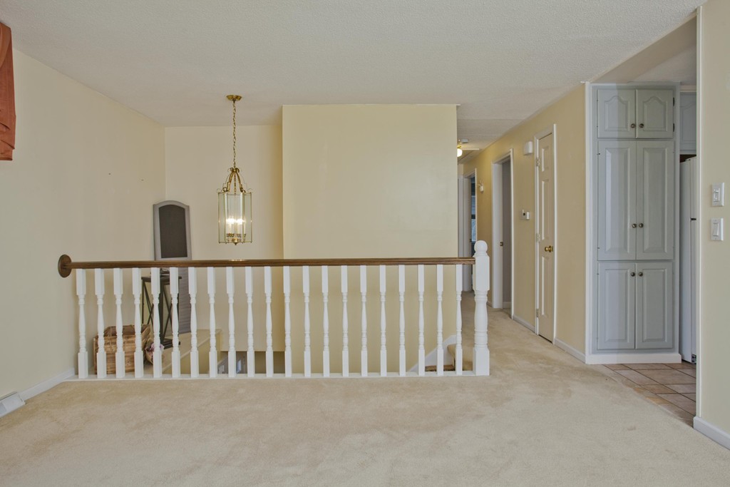 389 Gooseberry Road West Springfield, MA 01089 - Photo 8 of 30 Gallery Image 8