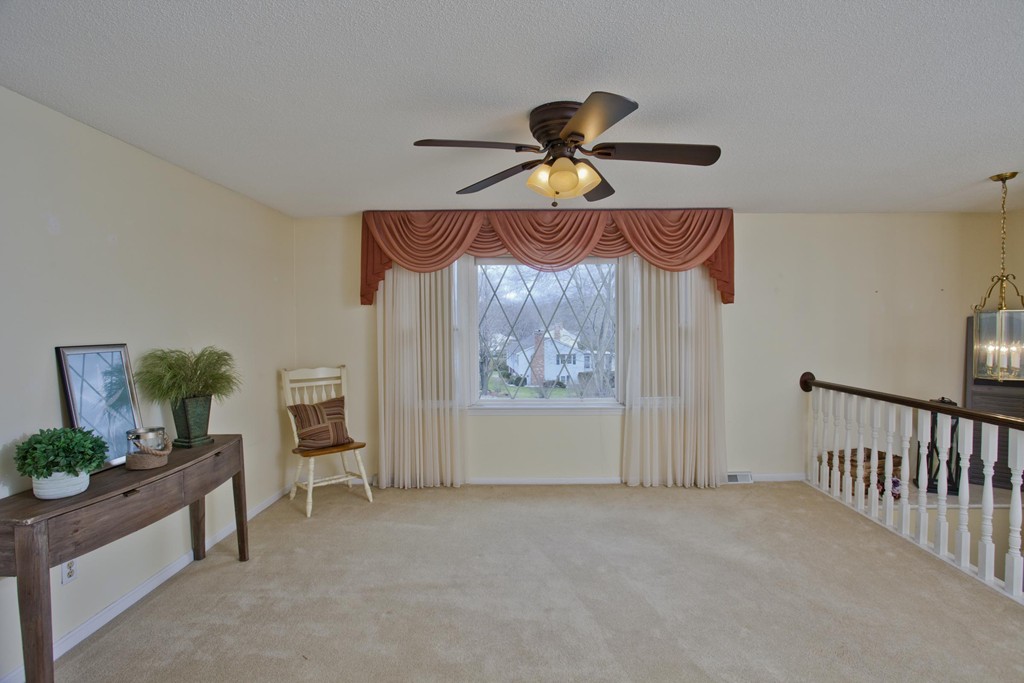 389 Gooseberry Road West Springfield, MA 01089 - Photo 9 of 30 Gallery Image 9