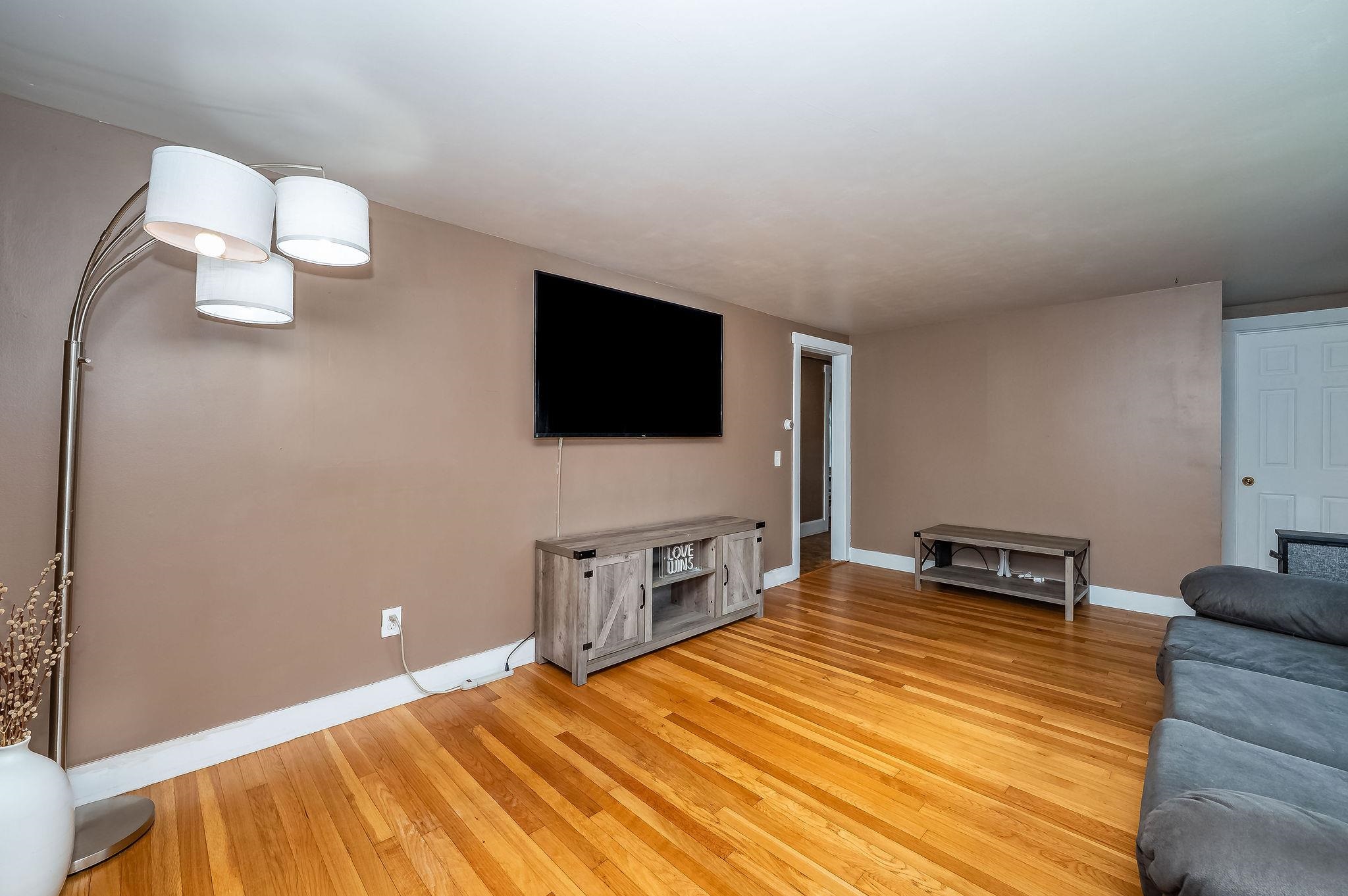 6 Howe Street Rochester, NH 03867 - Photo 12 of 35