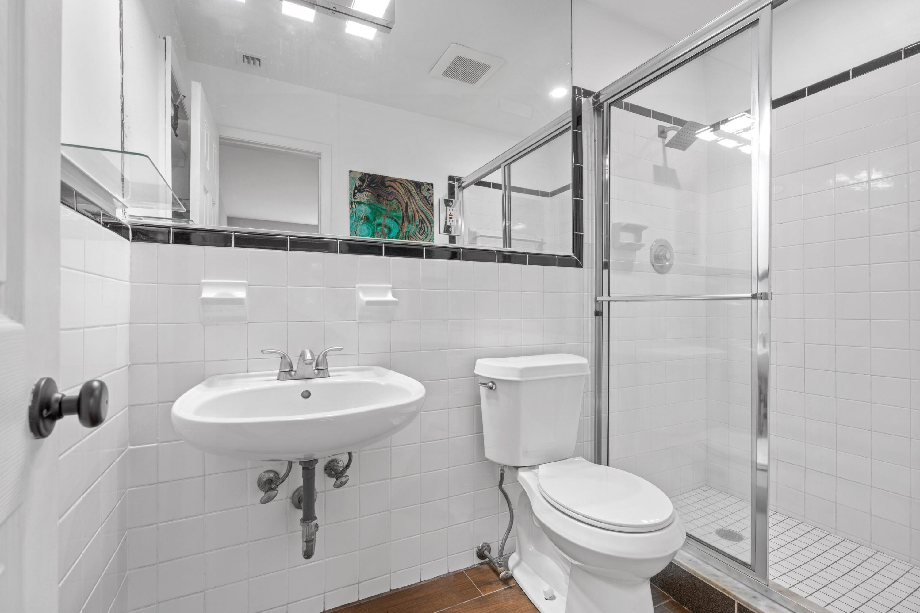 526 Southwest 11th Place Boca Raton, FL 33432 - Photo 13 of 19 Primary Bathroom