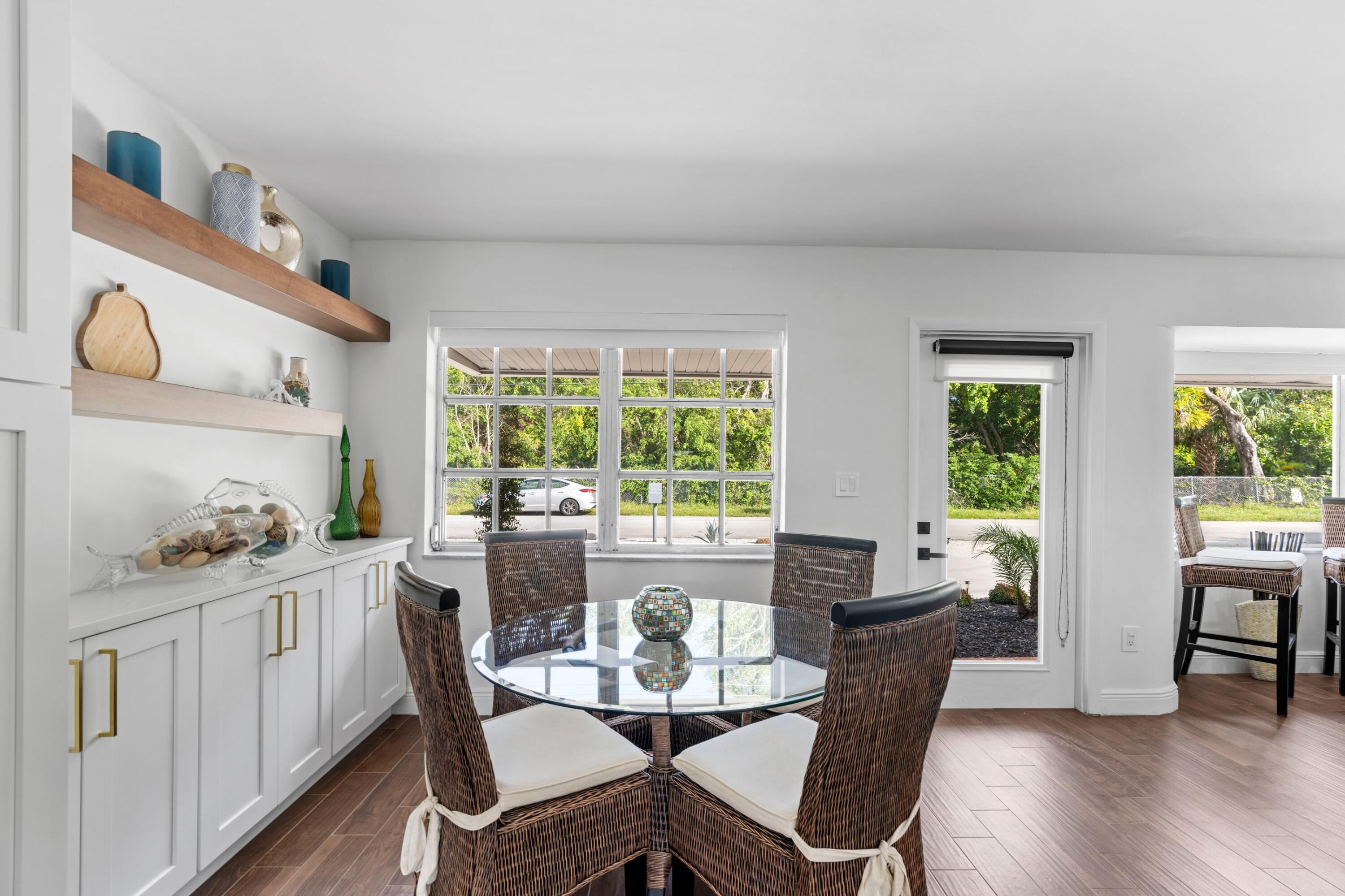 526 Southwest 11th Place Boca Raton, FL 33432 - Photo 9 of 19 Dining