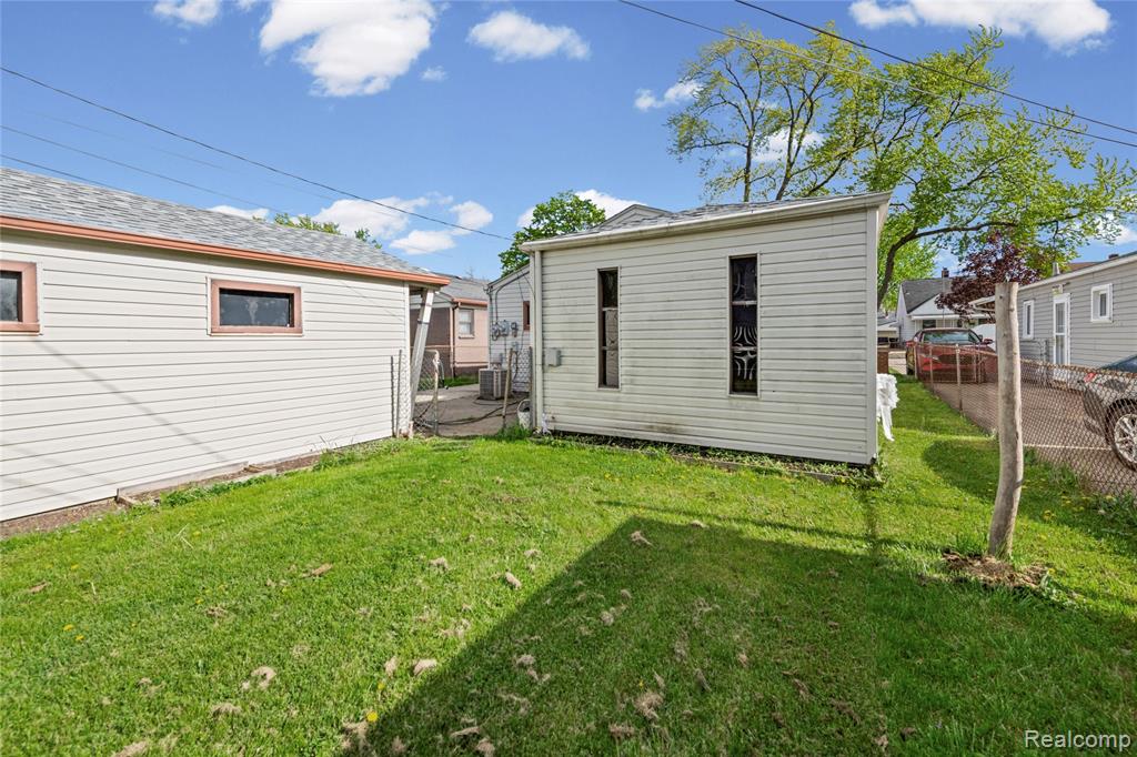 8153 Dale Center Line, MI 48015 - Photo 19 of 19