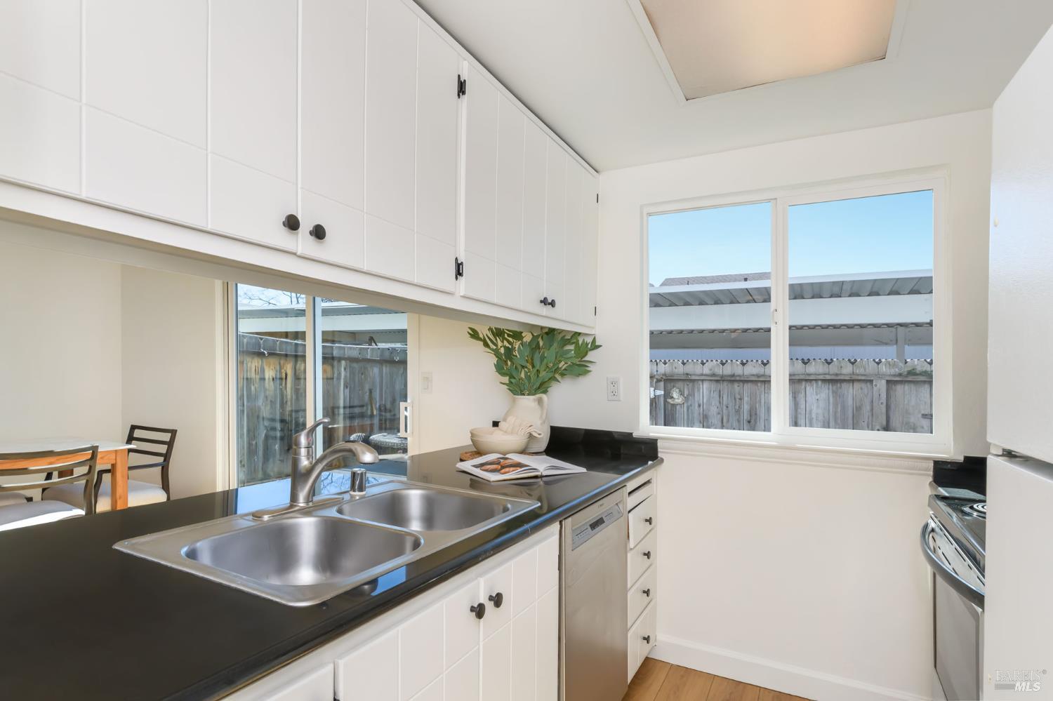 314 Capetown Court Novato, CA 94947 - Photo 9 of 23