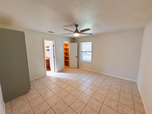$2,100 | 505 Cambridge Drive, Round Rock, TX 78664