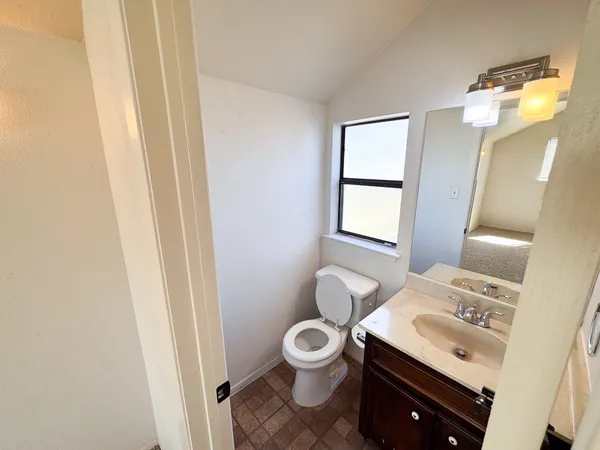 $2,100 | 505 Cambridge Drive, Round Rock, TX 78664