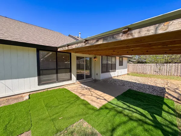 $2,100 | 505 Cambridge Drive, Round Rock, TX 78664