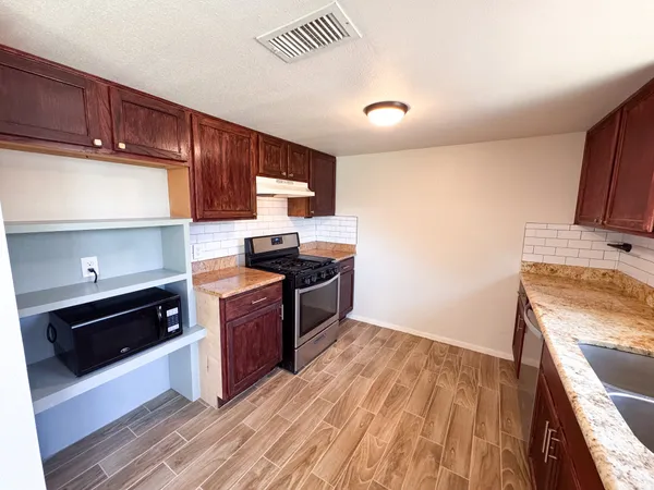 $2,100 | 505 Cambridge Drive, Round Rock, TX 78664