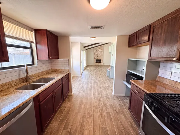 $2,100 | 505 Cambridge Drive, Round Rock, TX 78664