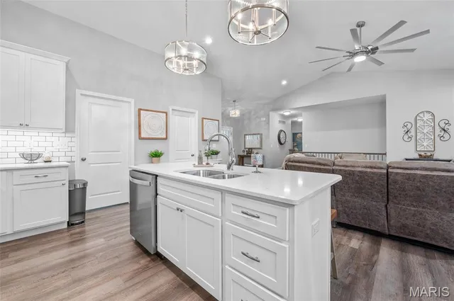 $449,900 | 1831 Crimson Oak Drive, Maryville, IL 62062