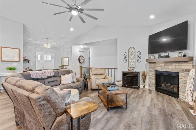 $449,900 | 1831 Crimson Oak Drive, Maryville, IL 62062