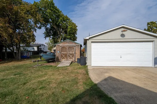 $123,079 | 603 West Oakland Avenue, Bloomington, IL 61701