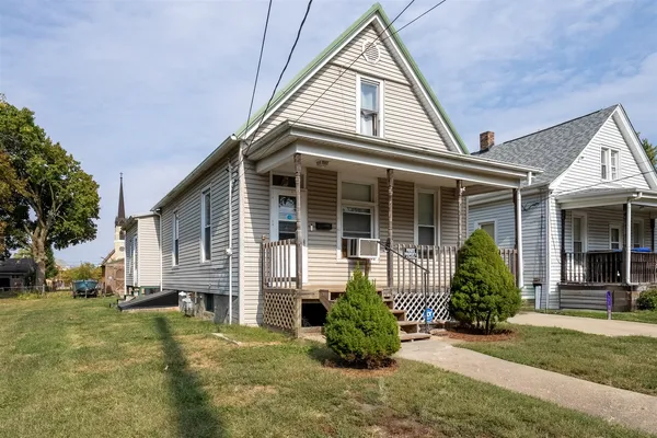 $123,079 | 603 West Oakland Avenue, Bloomington, IL 61701