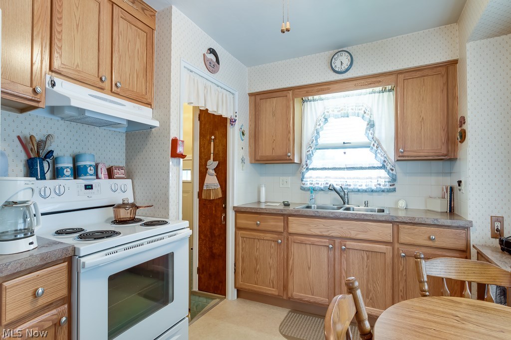 13304 Havana Road Cleveland, OH 44125 - Photo 8 of 21