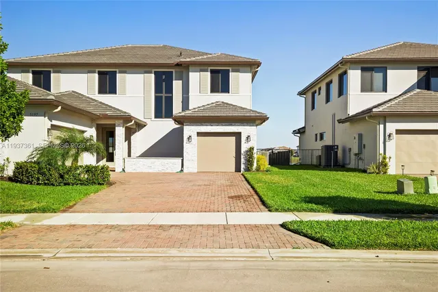 $950,000 | 5197 Julienne Road, Ave Maria, FL 34142