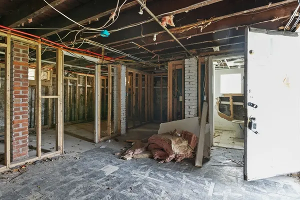 $250,000 | 213 Weetamoe Street, Fall River, MA 02720