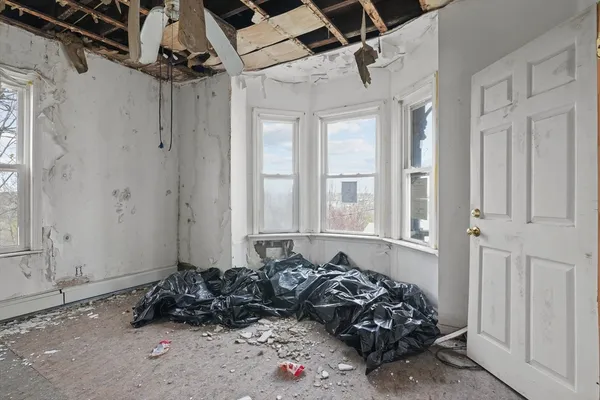 $250,000 | 213 Weetamoe Street, Fall River, MA 02720