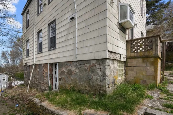 $250,000 | 213 Weetamoe Street, Fall River, MA 02720