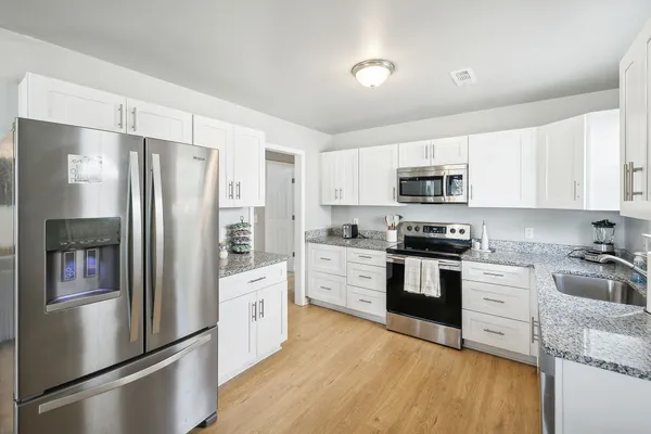 $2,650 | 226 Treutland Avenue, Nashville, TN 37207