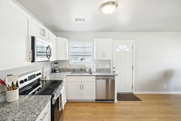 $2,650 | 226 Treutland Avenue, Nashville, TN 37207