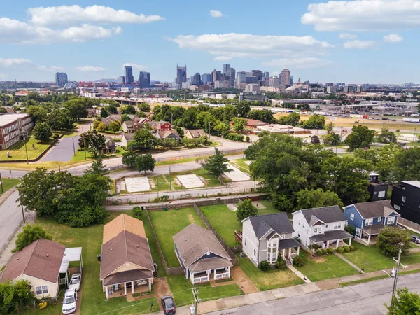 $2,650 | 226 Treutland Avenue, Nashville, TN 37207