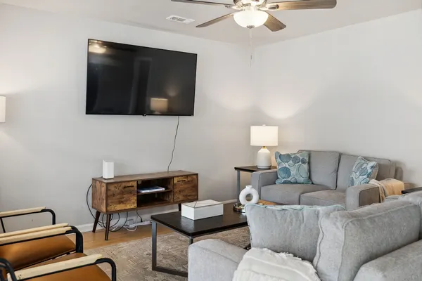 $2,650 | 226 Treutland Avenue, Nashville, TN 37207