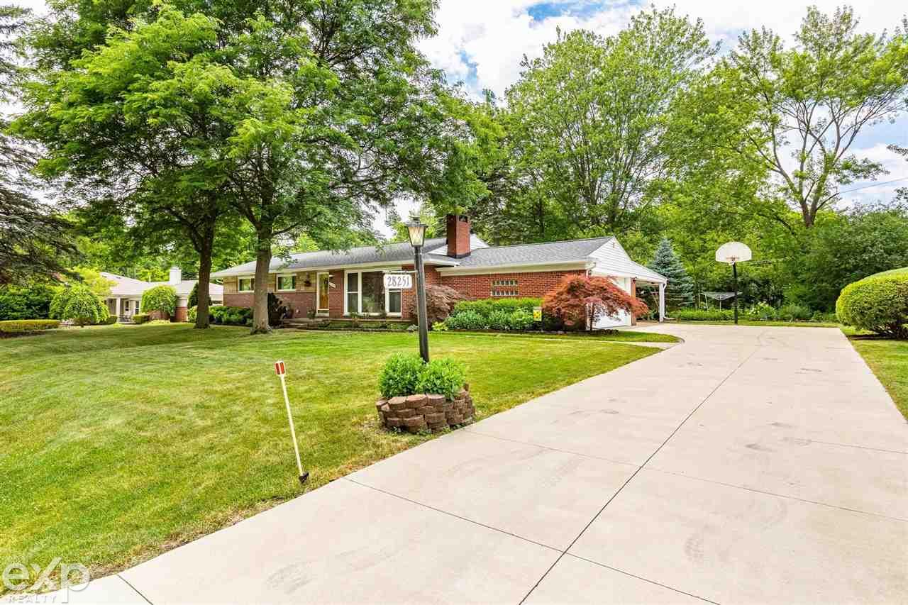 28251 Peppermill Road Farmington, MI 48331 - Photo 3 of 28 50080859-2.JPG