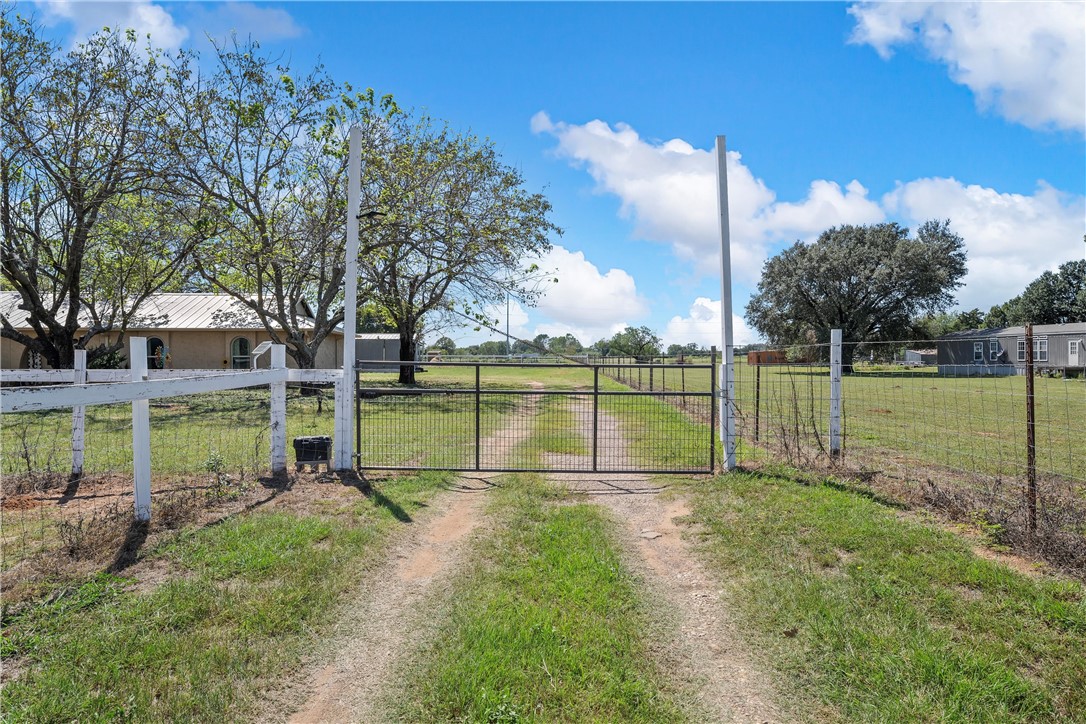 4506 Old Marlin Road Waco, TX 76705 - Photo 23 of 27