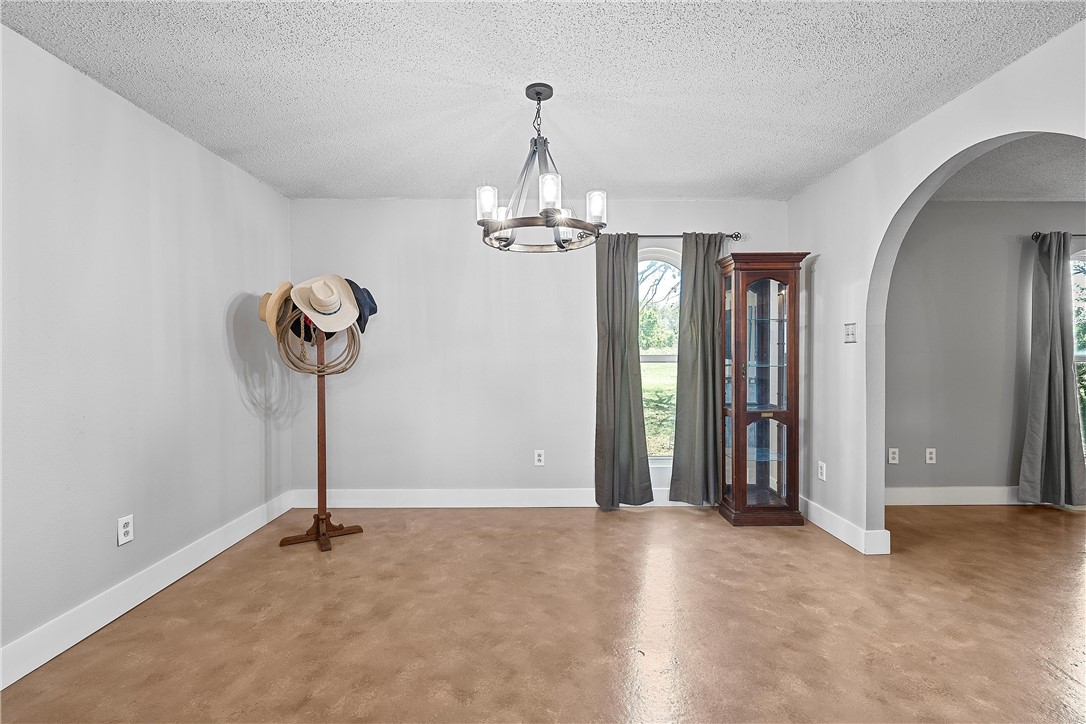 4506 Old Marlin Road Waco, TX 76705 - Photo 5 of 27
