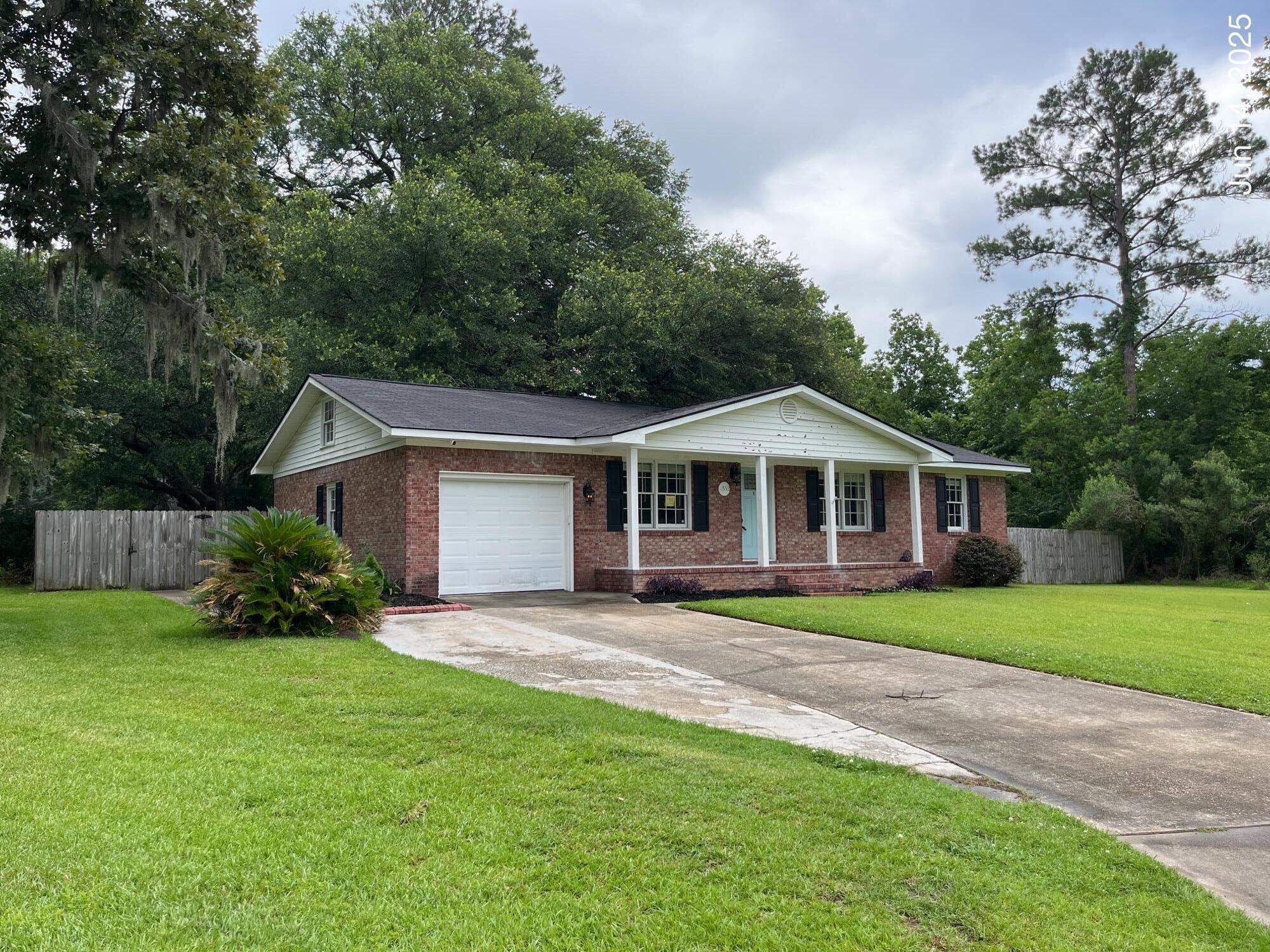 352 Oxford Road Ladson, SC 29456 - Photo 2 of 23 IMG_4920
