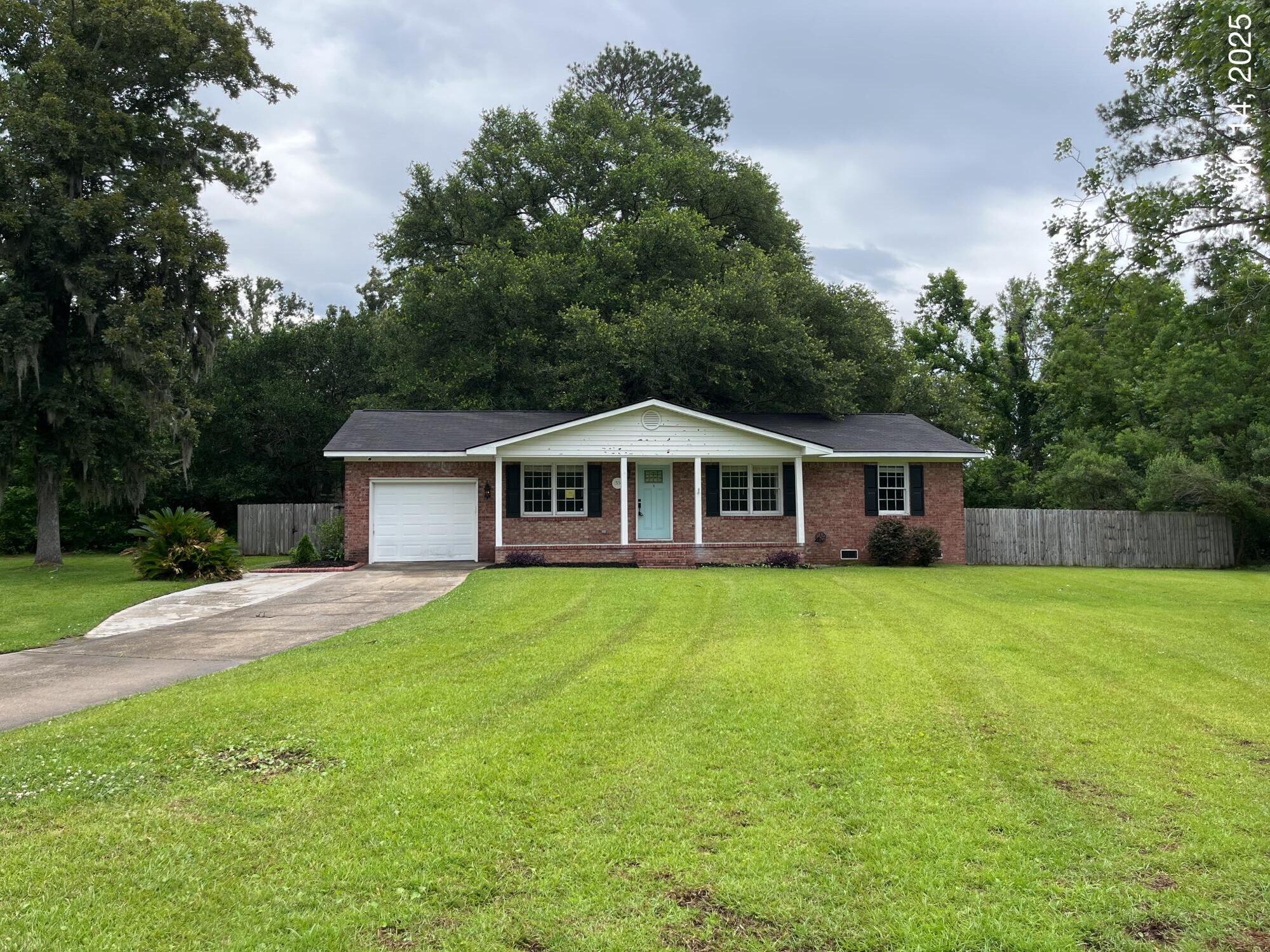 352 Oxford Road Ladson, SC 29456 - Photo 3 of 23 IMG_4921