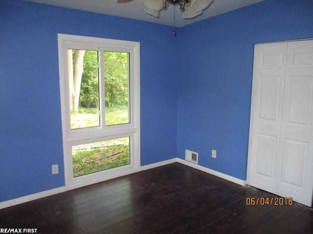 25809 Farmington Road Farmington Hills, MI 48335 - Photo 23 of 32